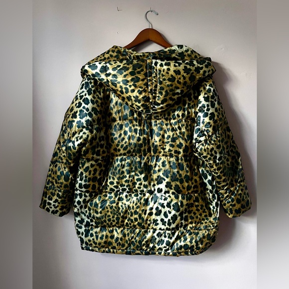 Stylish Oversized water resistant puffer jacket in leopard print, size M - Picture 2 of 5